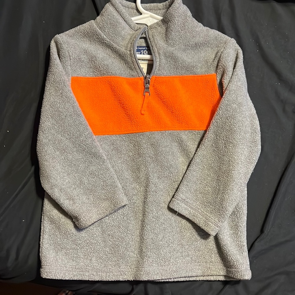 Used like new. Children’s place. Boys 3t sweater.